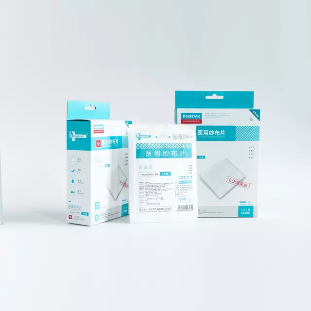 Wie sollten Mulltupfer mit Spaltöffnung gelagert werden, um die Sterilität aufrechtzuerhalten?